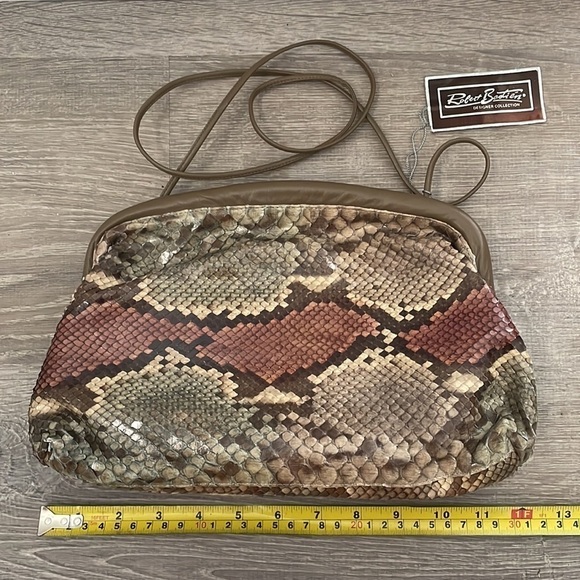 Snake Pattern Purse - Picture 2 of 6